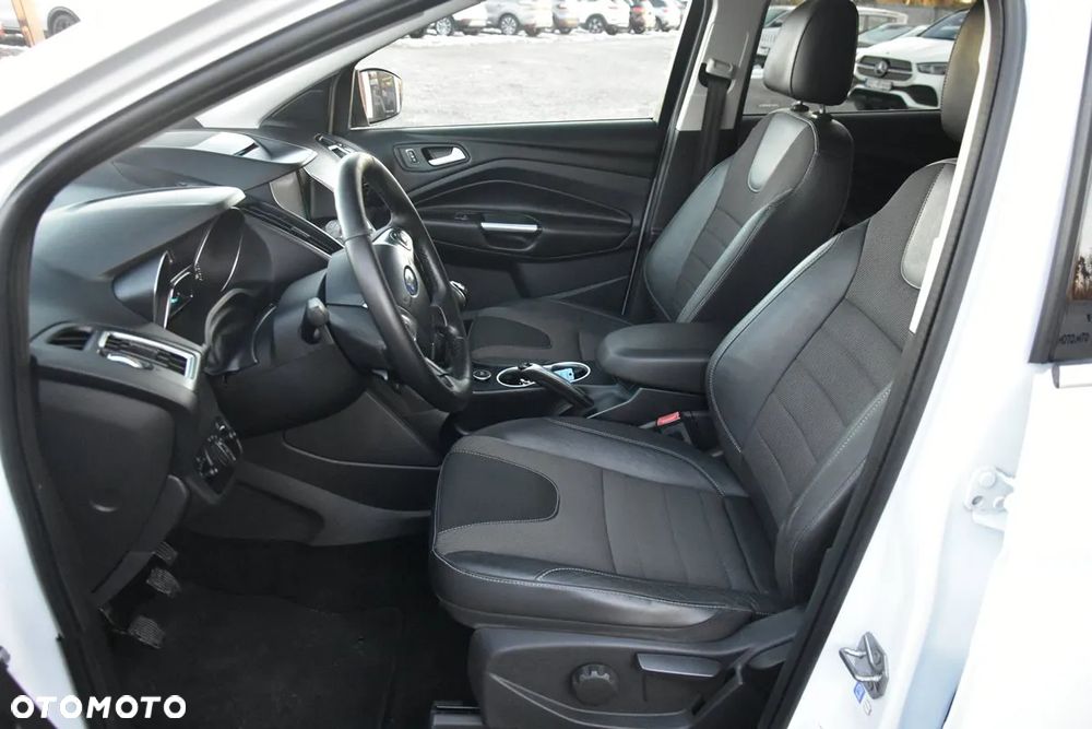 Ford Kuga 2.0 TDCi 4x2 Titanium - 17