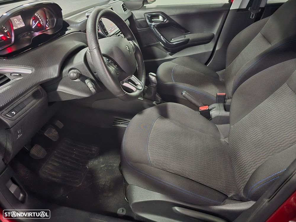 Peugeot 208 1.2 PureTech Style - 14
