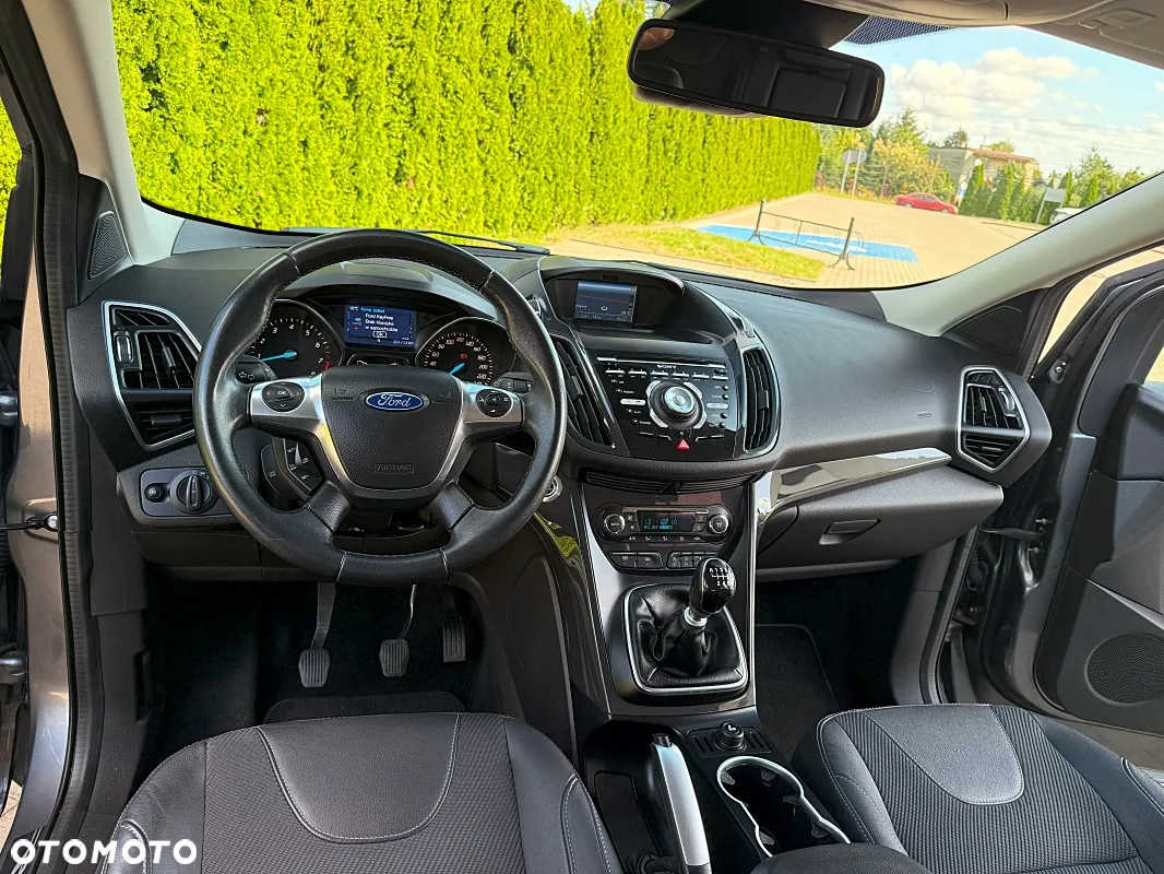 Ford Kuga 1.6 EcoBoost 2x4 Titanium - 24
