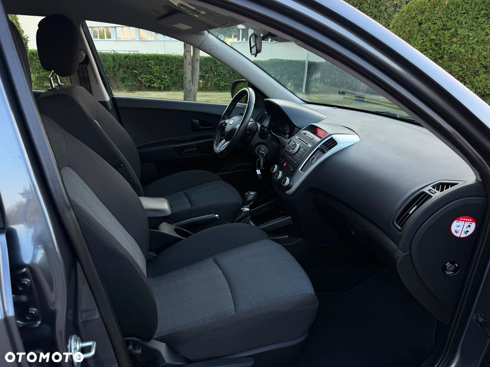 Kia Ceed 1.6 CVVT Dream-Team Edition - 16