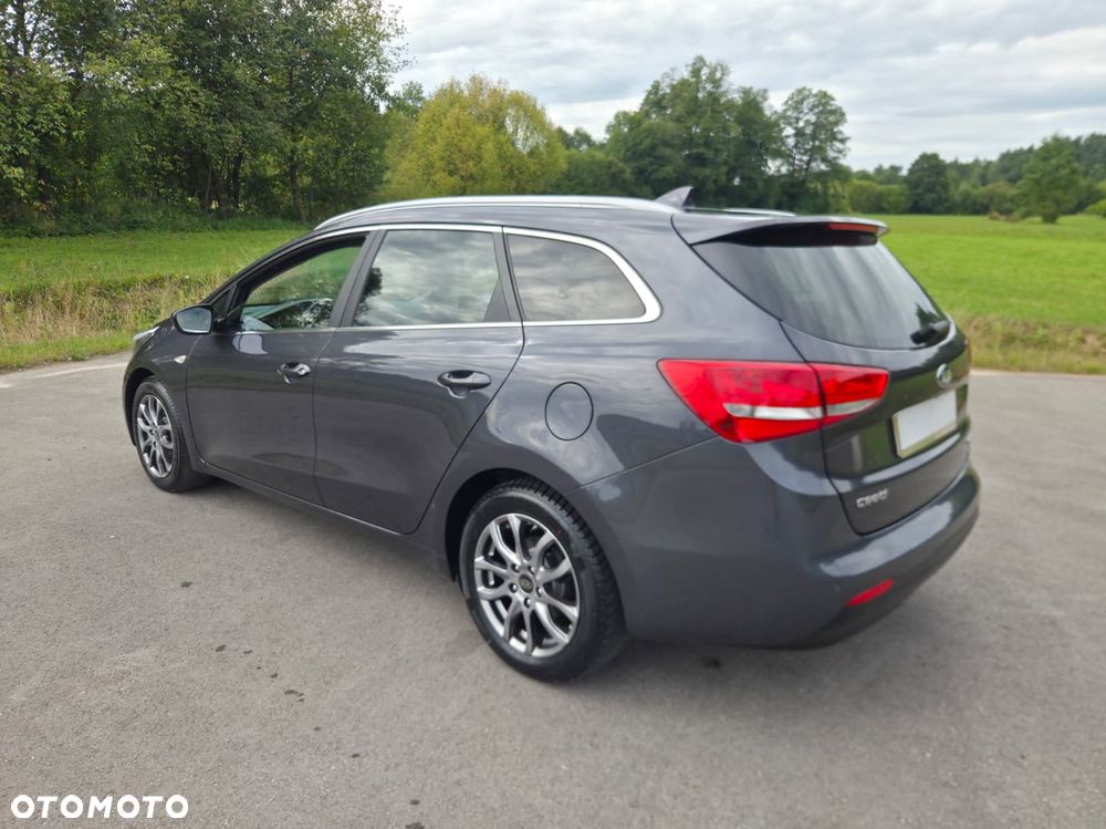 Kia Ceed - 9