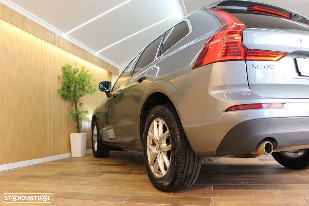 Volvo XC 40 2.0 D3 Momentum Plus - 38