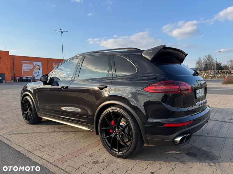 Porsche Cayenne - 6