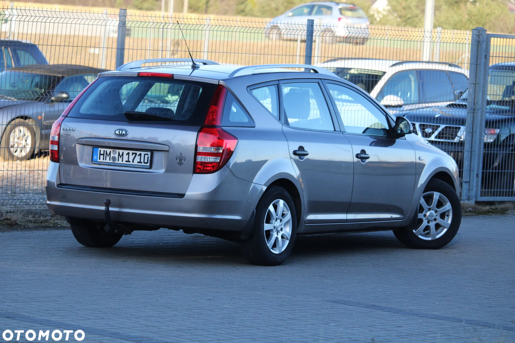 Kia Ceed - 10