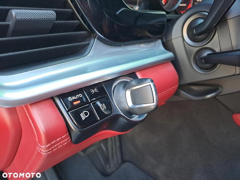Porsche Panamera 4 - 21