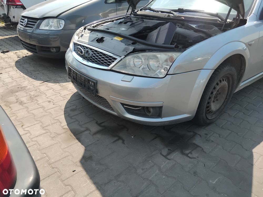 Ford Mondeo MK3 ST zderzak przedni - 2