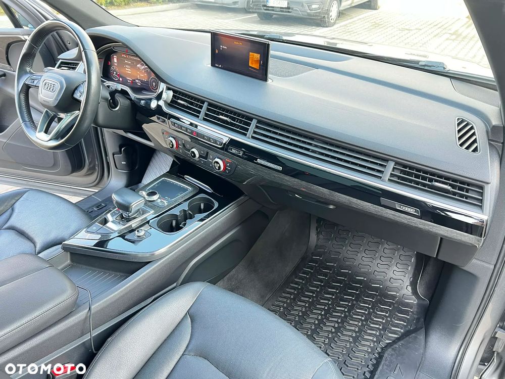 Audi Q7 - 12