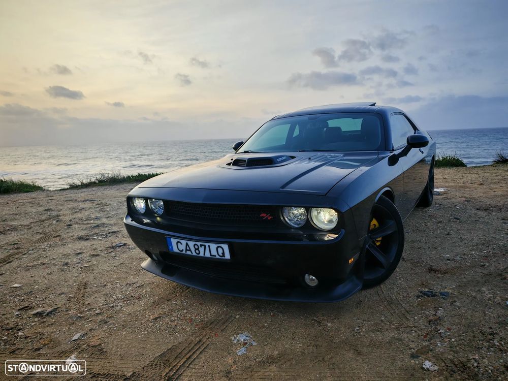 Dodge Challenger - 8