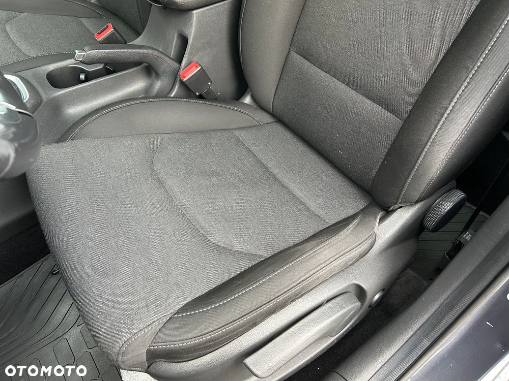 Hyundai i30 1.5 DPI Comfort - 12