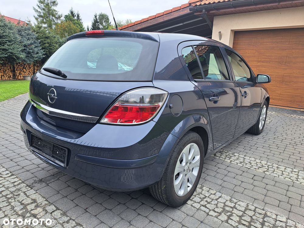 Opel Astra 1.6 Design Edition - 8