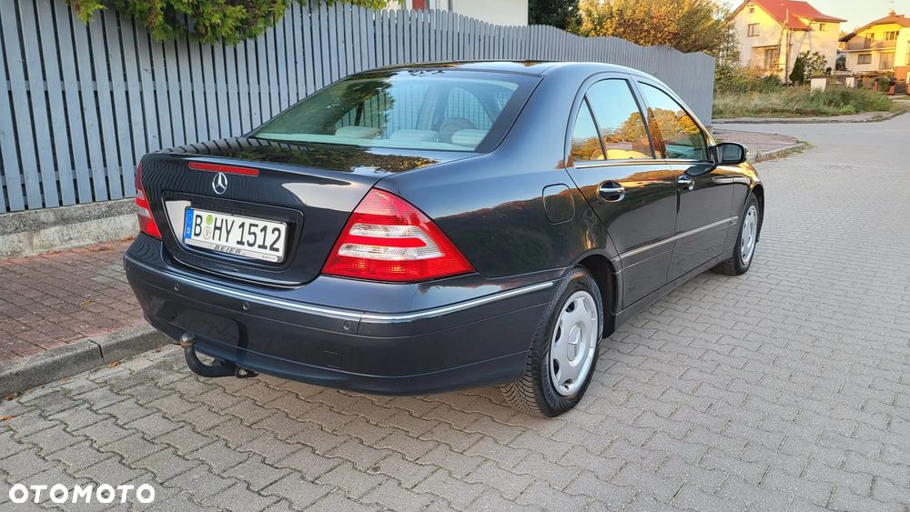 Mercedes-Benz C-Class 2004 photo 4