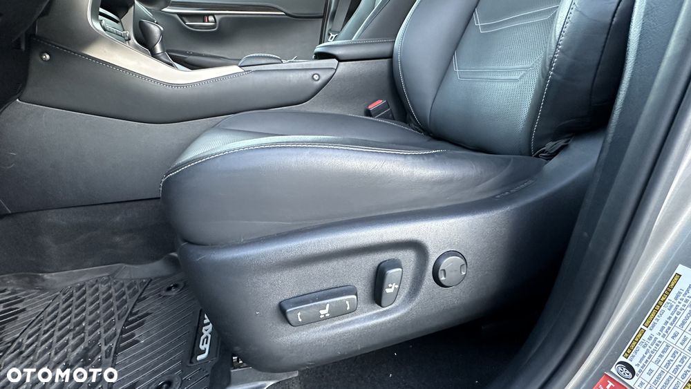 Lexus NX 300h Elite AWD - 25