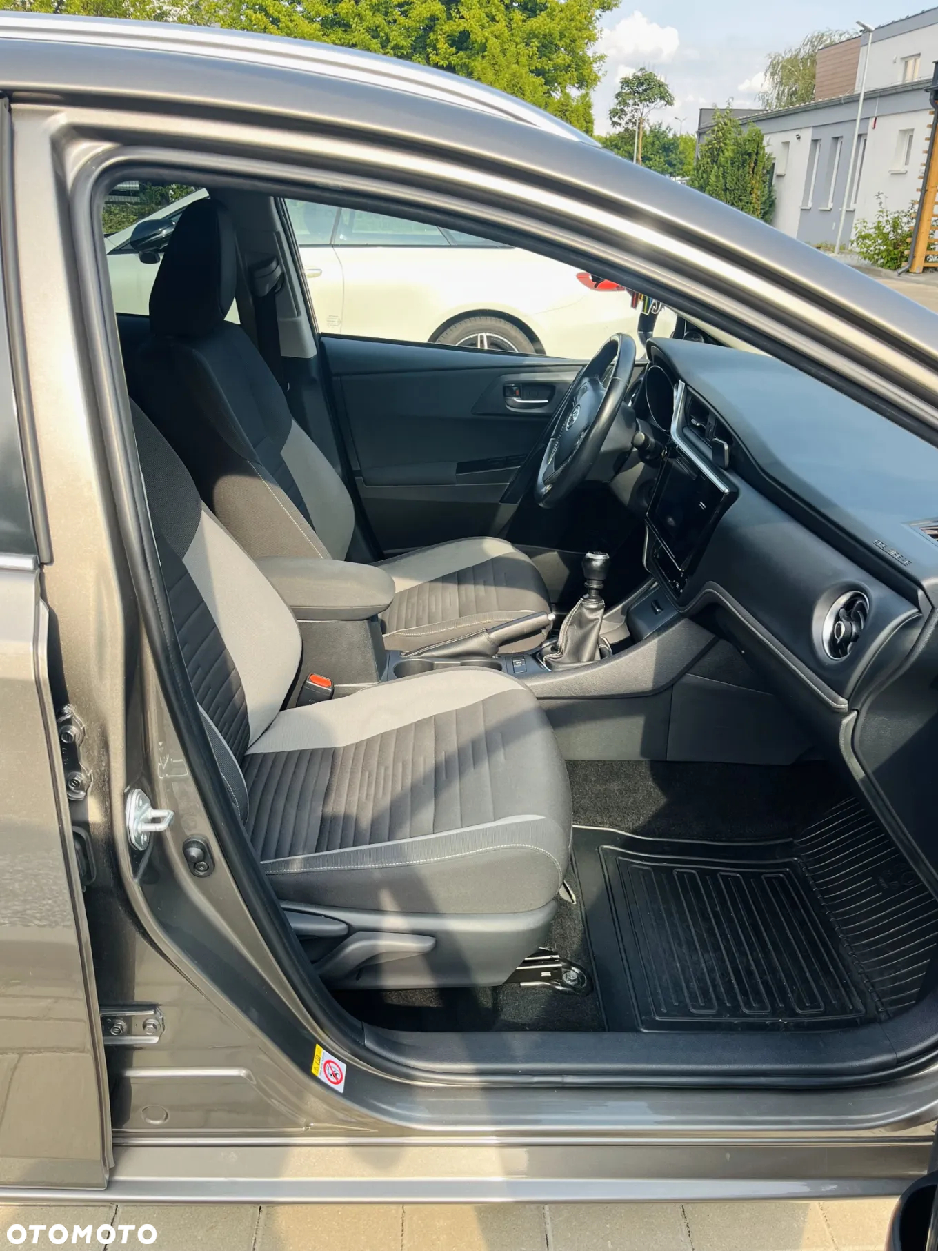 Toyota Auris 1.4 D-4D Dynamic - 11
