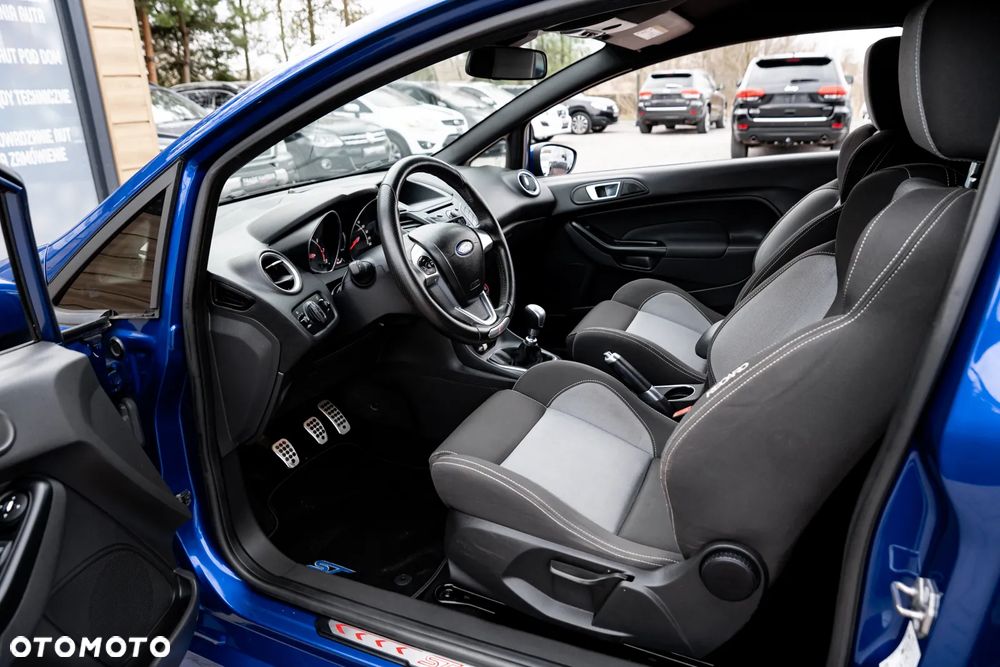 Ford Fiesta 1.6 EcoBoost ST - 19