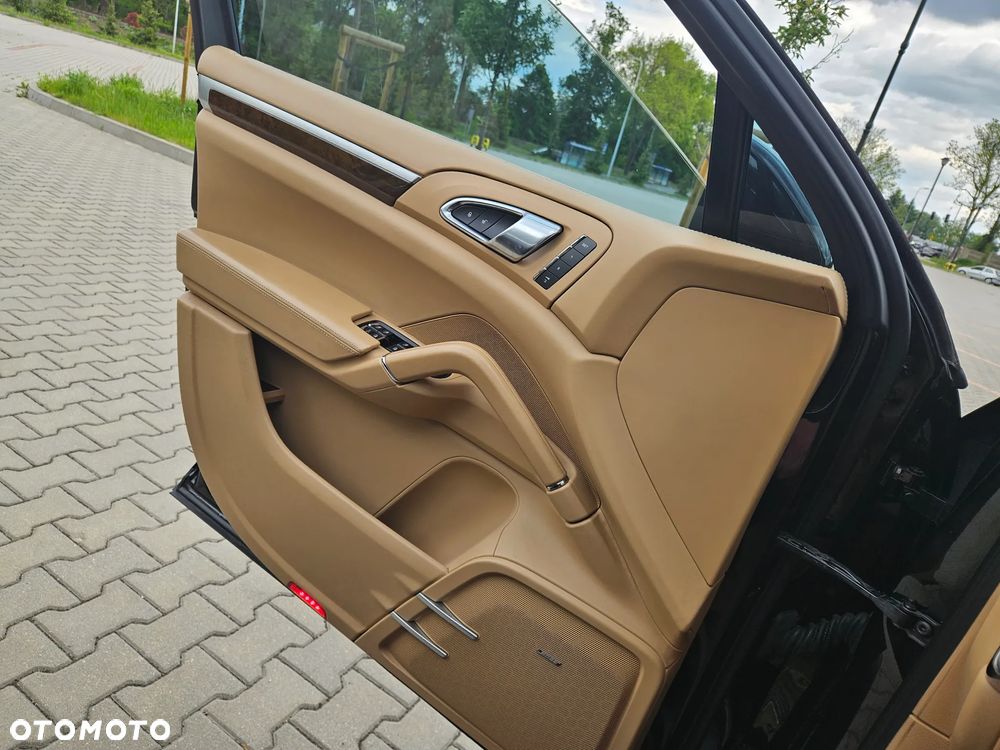 Porsche Cayenne - 31