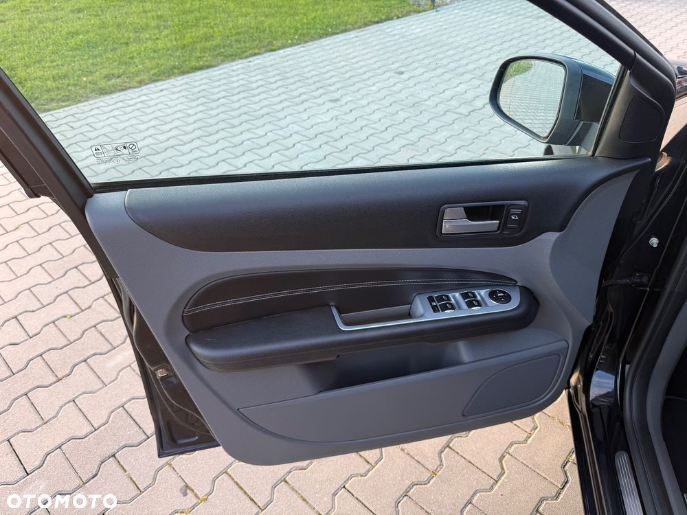 Ford Focus 1.8 Sport - 16