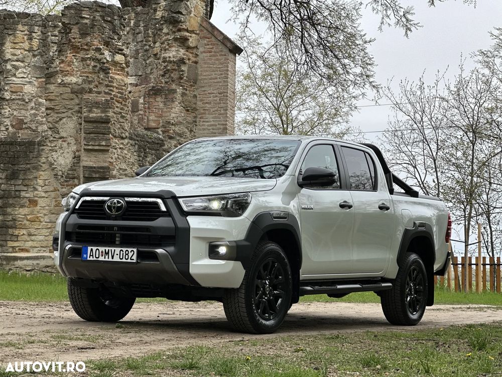 Toyota Hilux 2.8D 204CP 4x4 Double Cab AT MHEV Invincible Color Edition (3E5) - 2