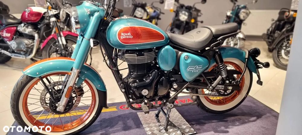 Royal Enfield Classic - 2