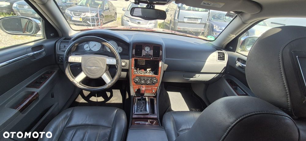 Chrysler 300C - 16