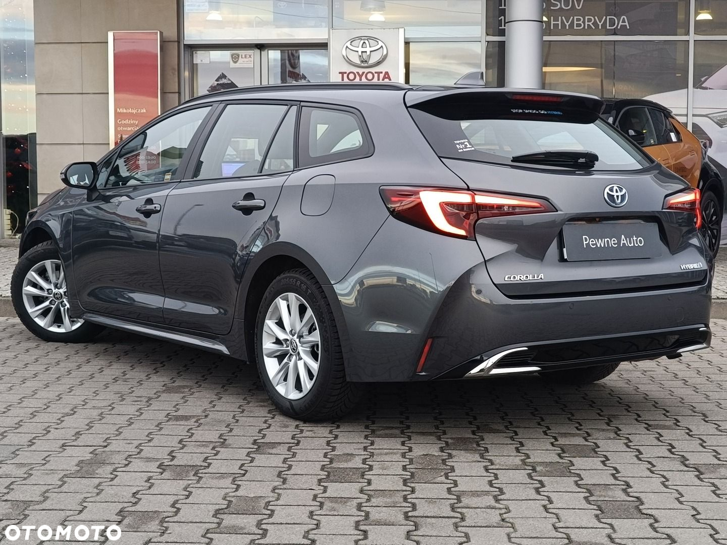 Toyota Corolla 1.8 Hybrid Comfort - 5