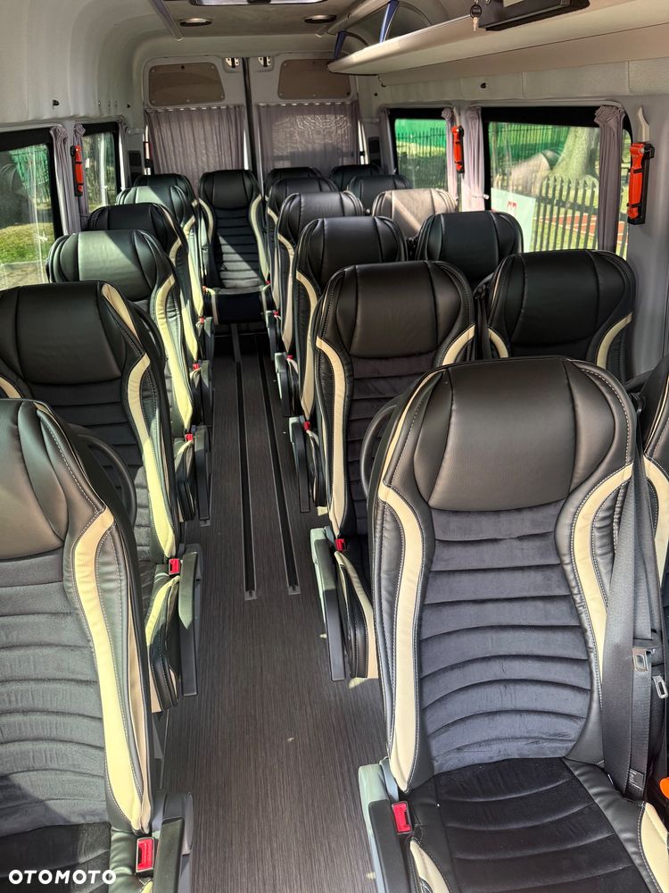 Mercedes-Benz 516 - 5