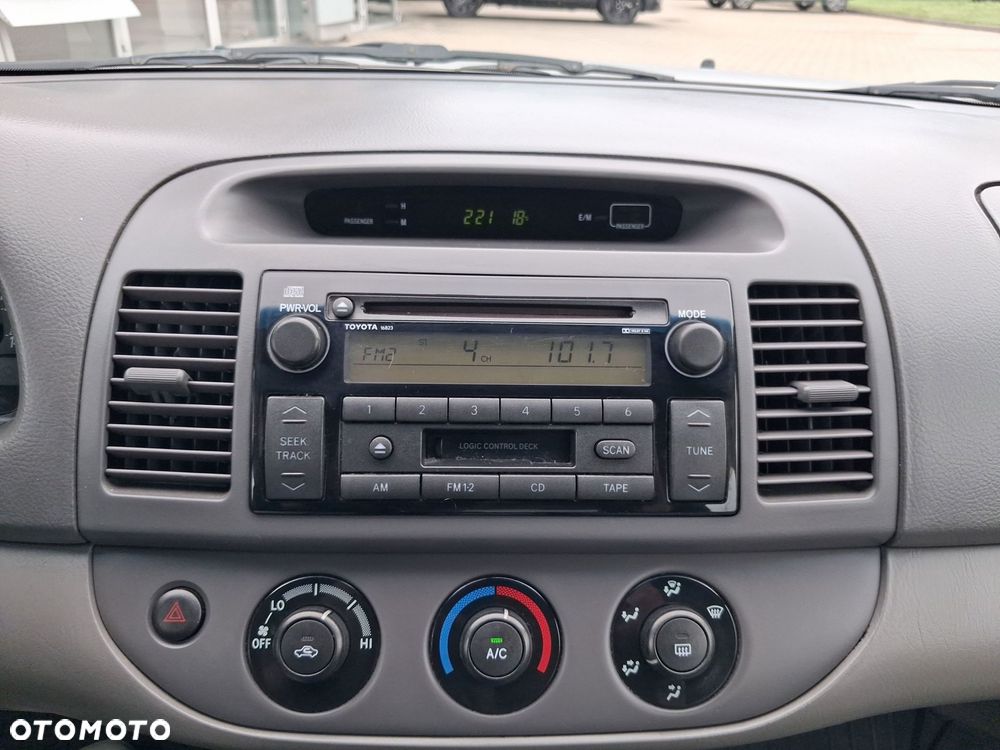 Toyota Camry 2.4 XLE - 33
