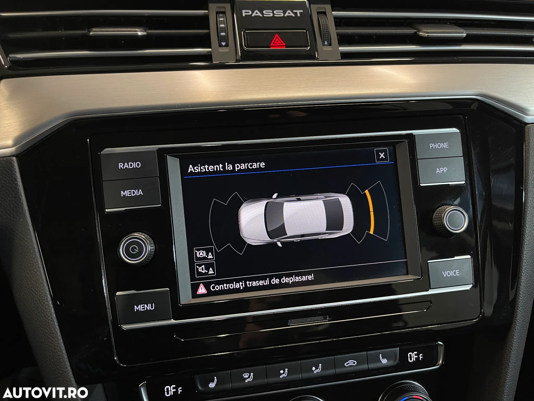 Volkswagen Passat 2.0 TDI DSG Highline - 13