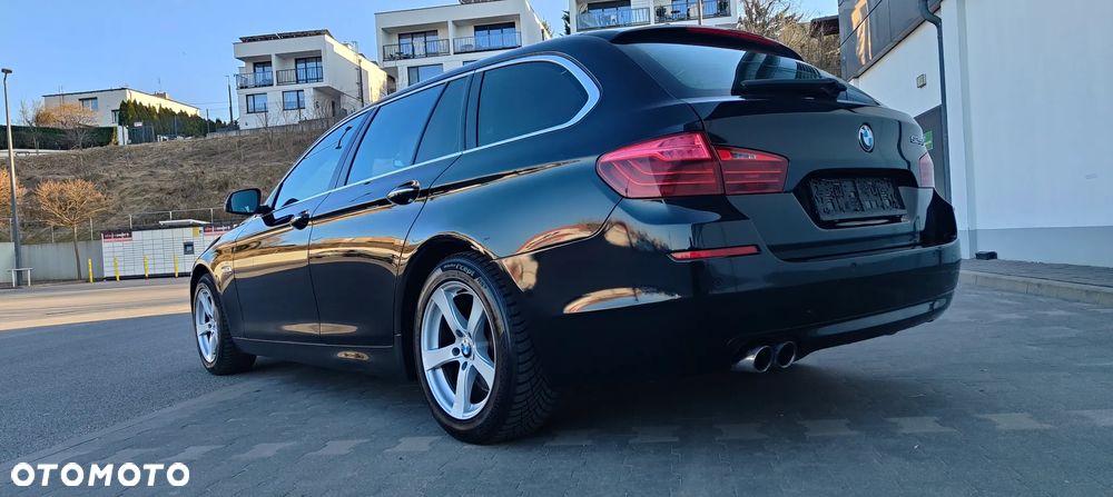 BMW Seria 5 525d Luxury Line - 9