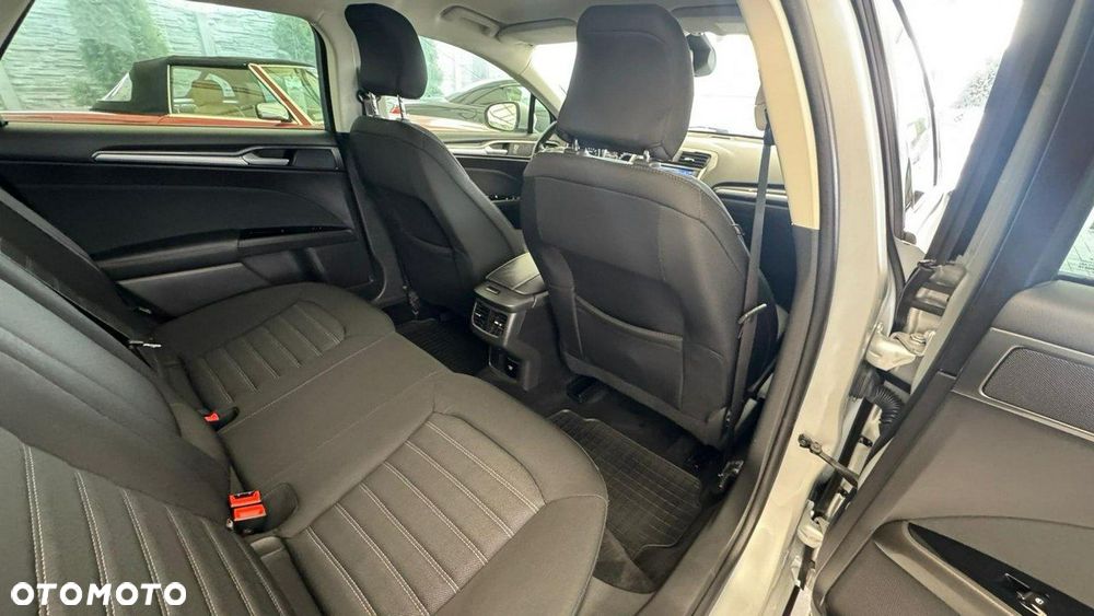 Ford Mondeo - 35
