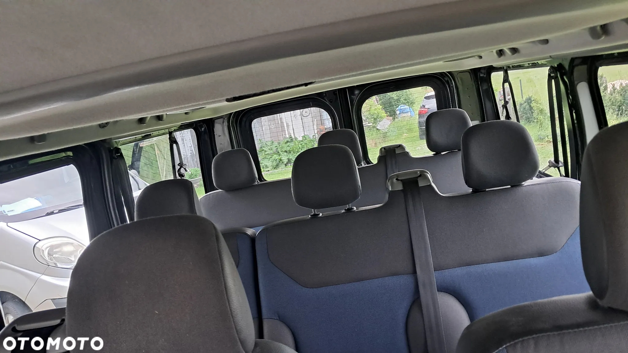 Renault Trafic 2.0 dCi 115 FAP Grand Passenger Black Edition - 13