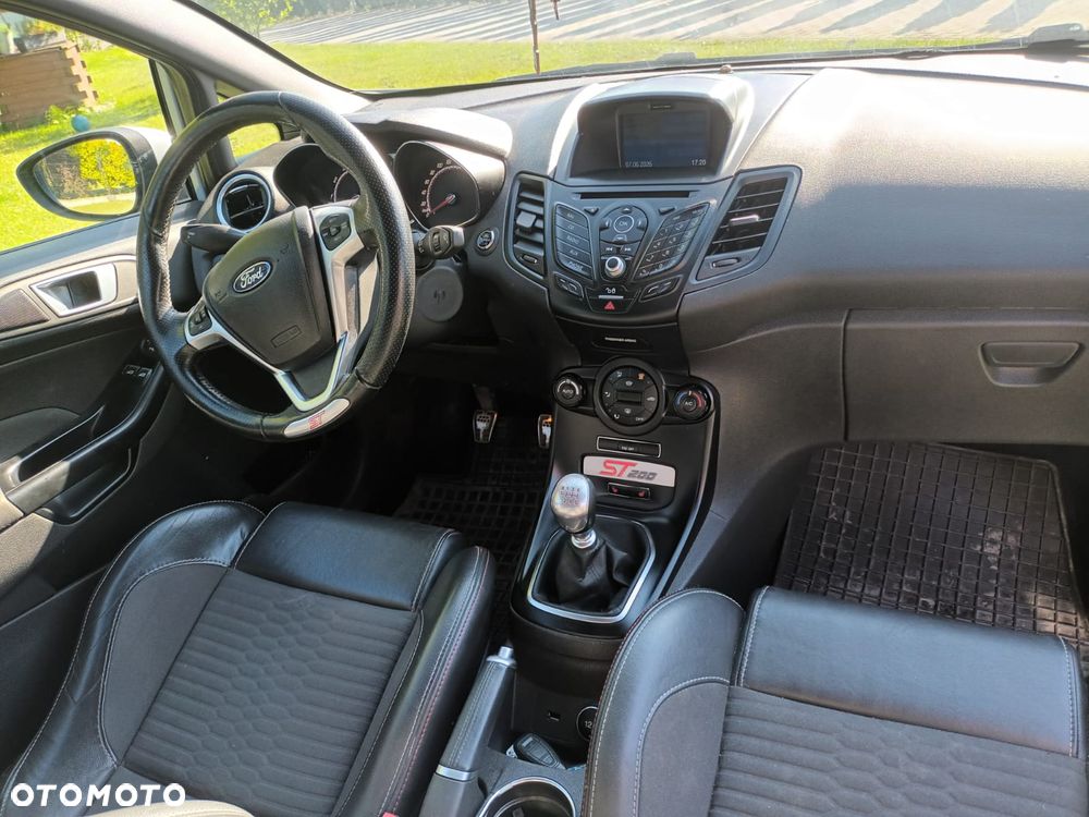 Ford Fiesta ST200 - 5