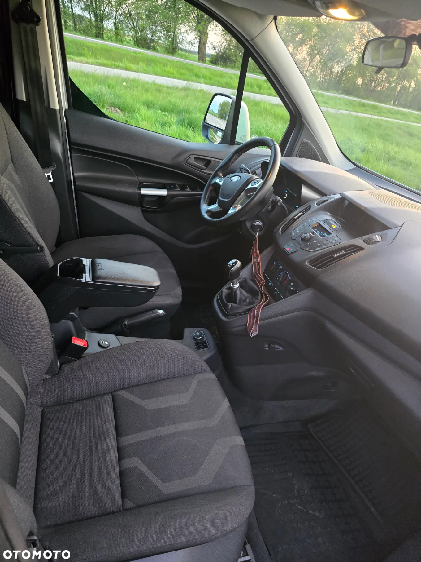 Ford Tourneo Connect 1.5 TDCi Trend - 11