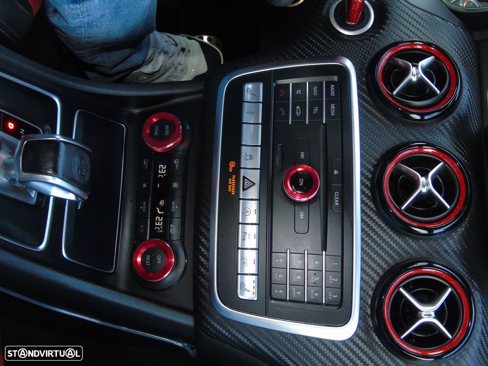 Mercedes-Benz A 45 AMG 4Matic Speedshift 7G-DCT - 12