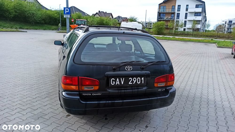 Toyota Camry 3.0 V6 LE - 6