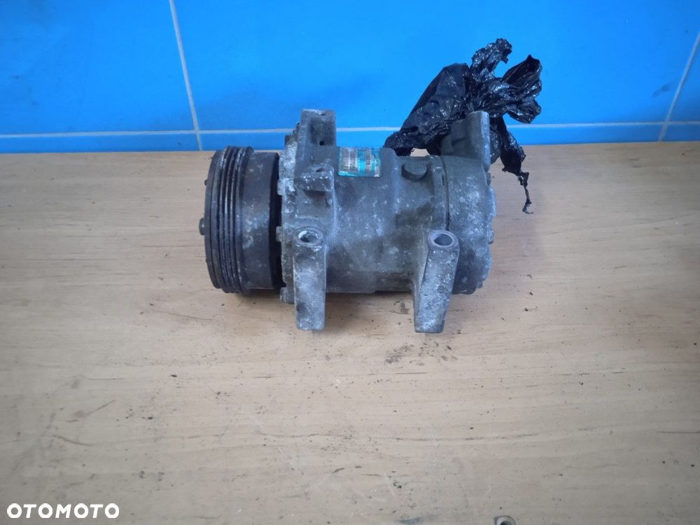 Sprężarka Klimatyzacji Renault Clio II 8200037058 - 1