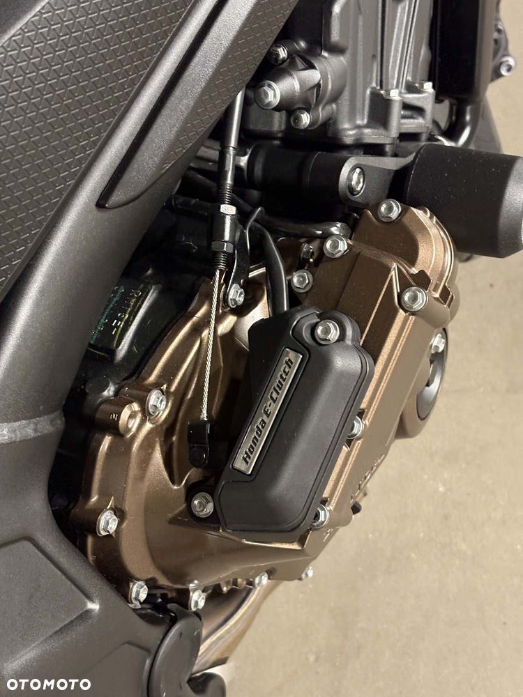 Honda CB - 23