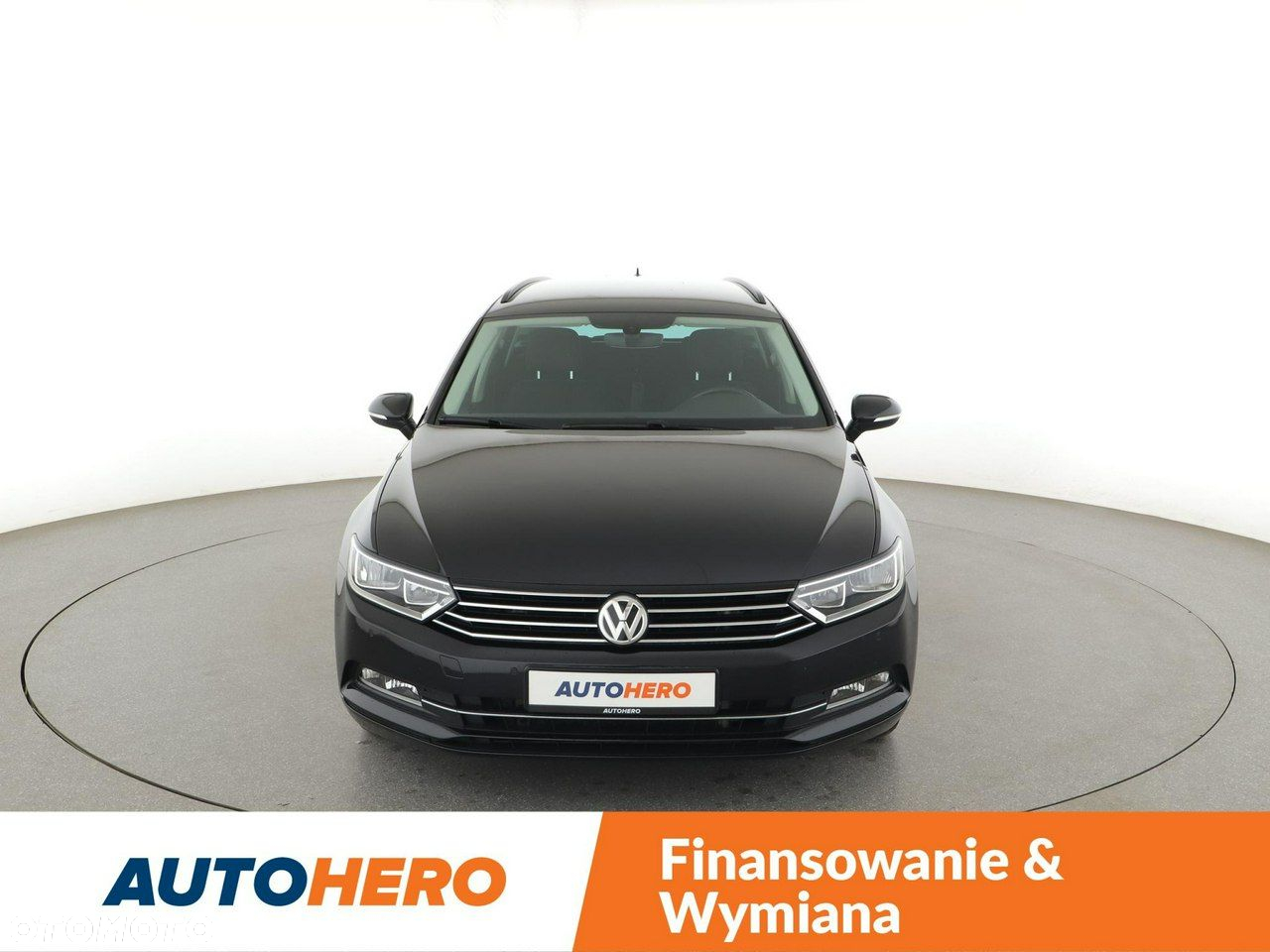 Volkswagen Passat - 11