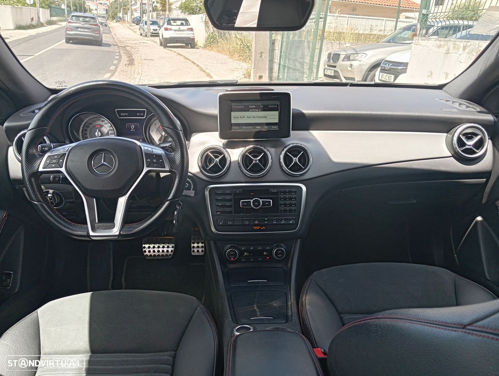 Mercedes-Benz GLA 250 4Matic 7G-DCT AMG Line - 13