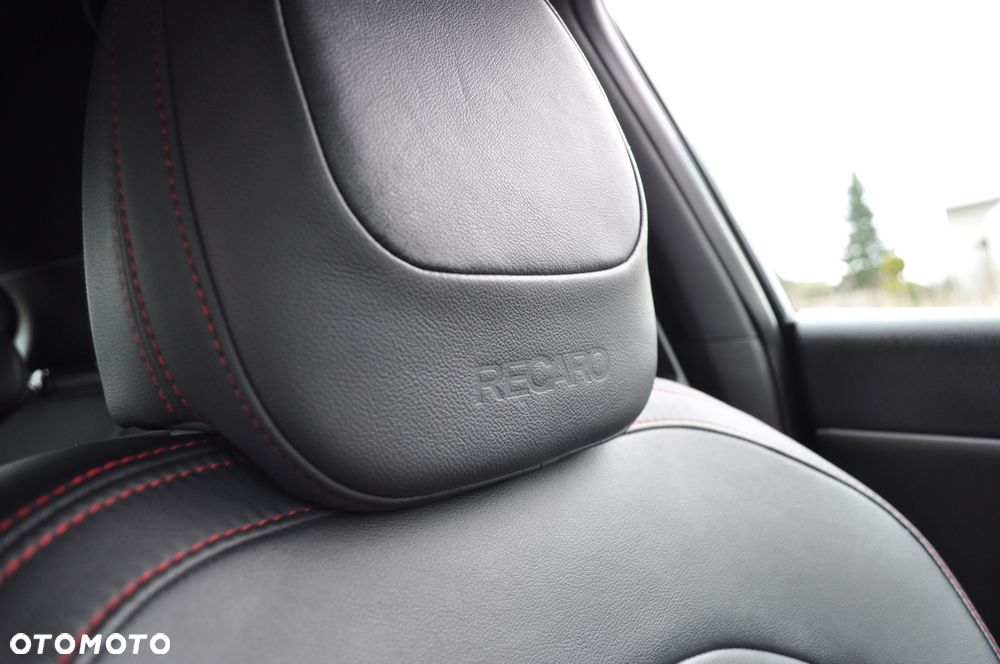 Kia Ceed 1.6 T-GDI GT-Track - 23
