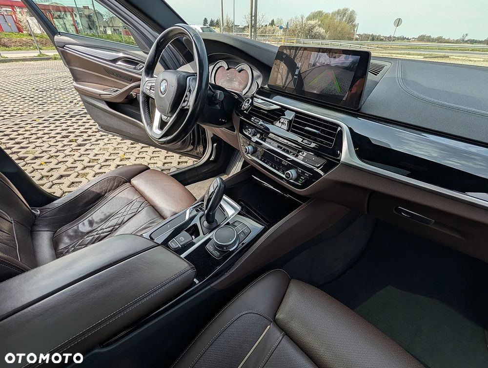 BMW Seria 5 530i Luxury Line - 32