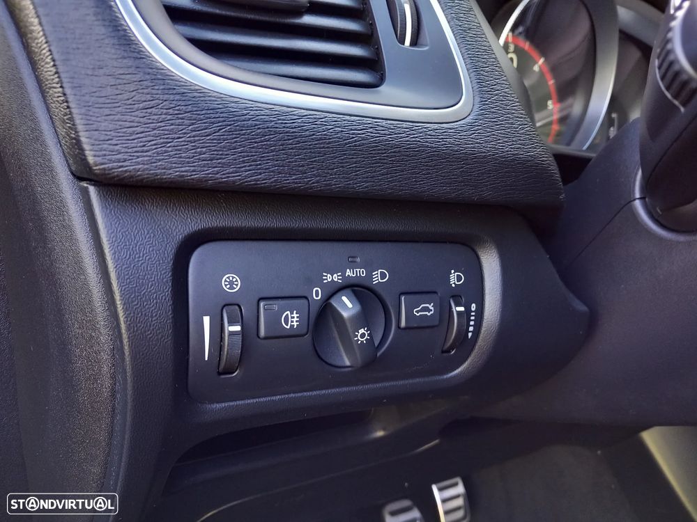 Volvo V40 D2 R Design - 13