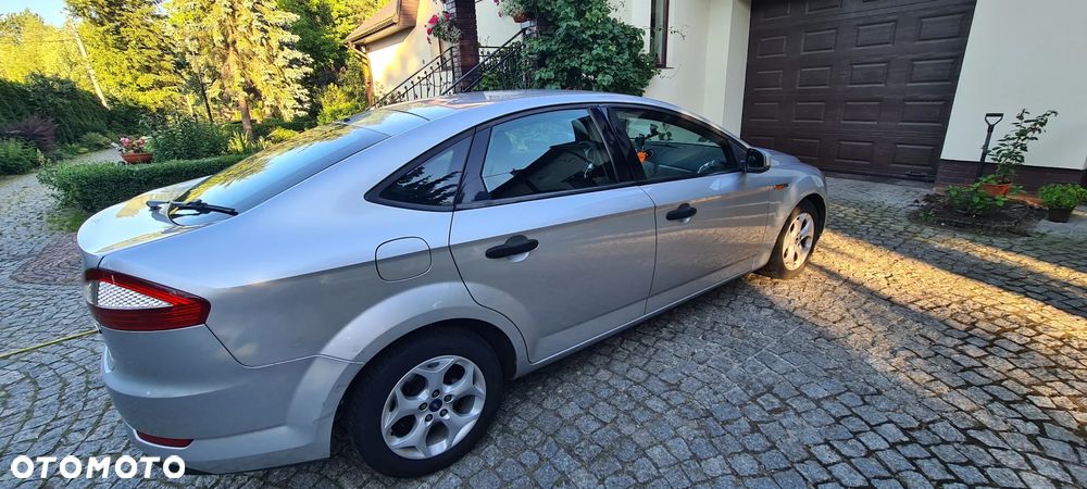Ford Mondeo 1.8 TDCi Ambiente - 34