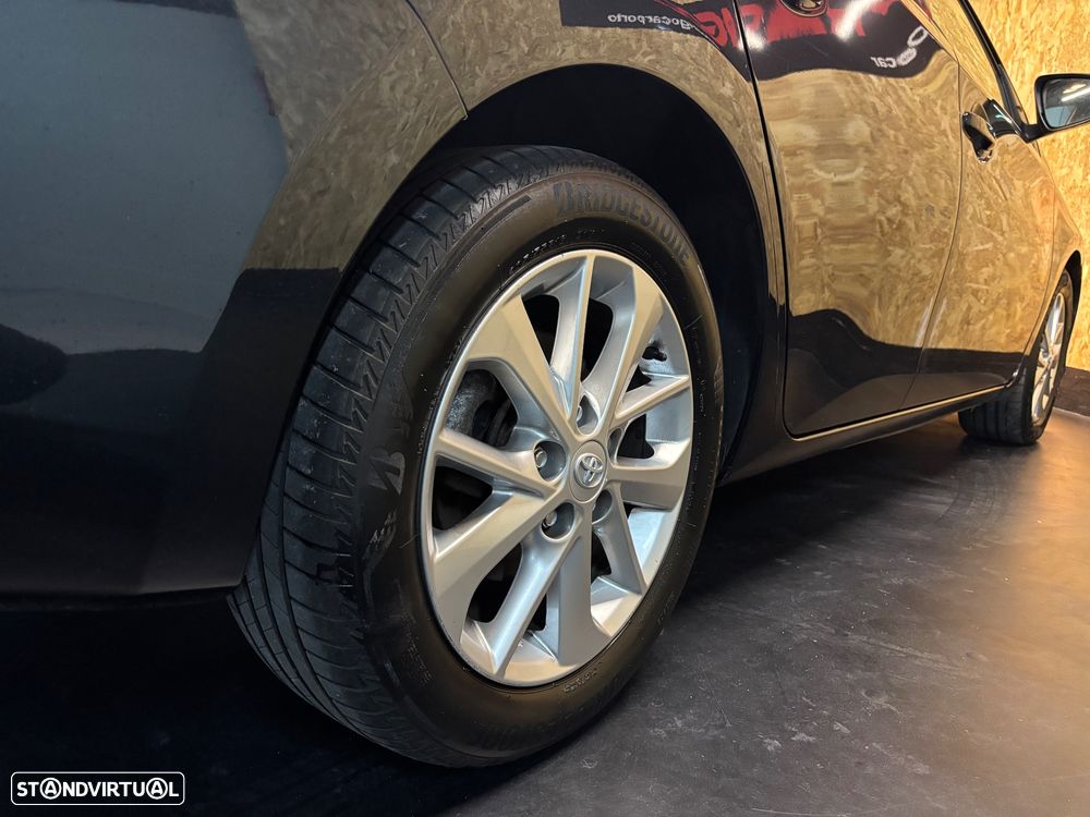 Toyota Auris Touring Sports ver-1-4-d--4d-c-plusp-techoplusp-sport - 26