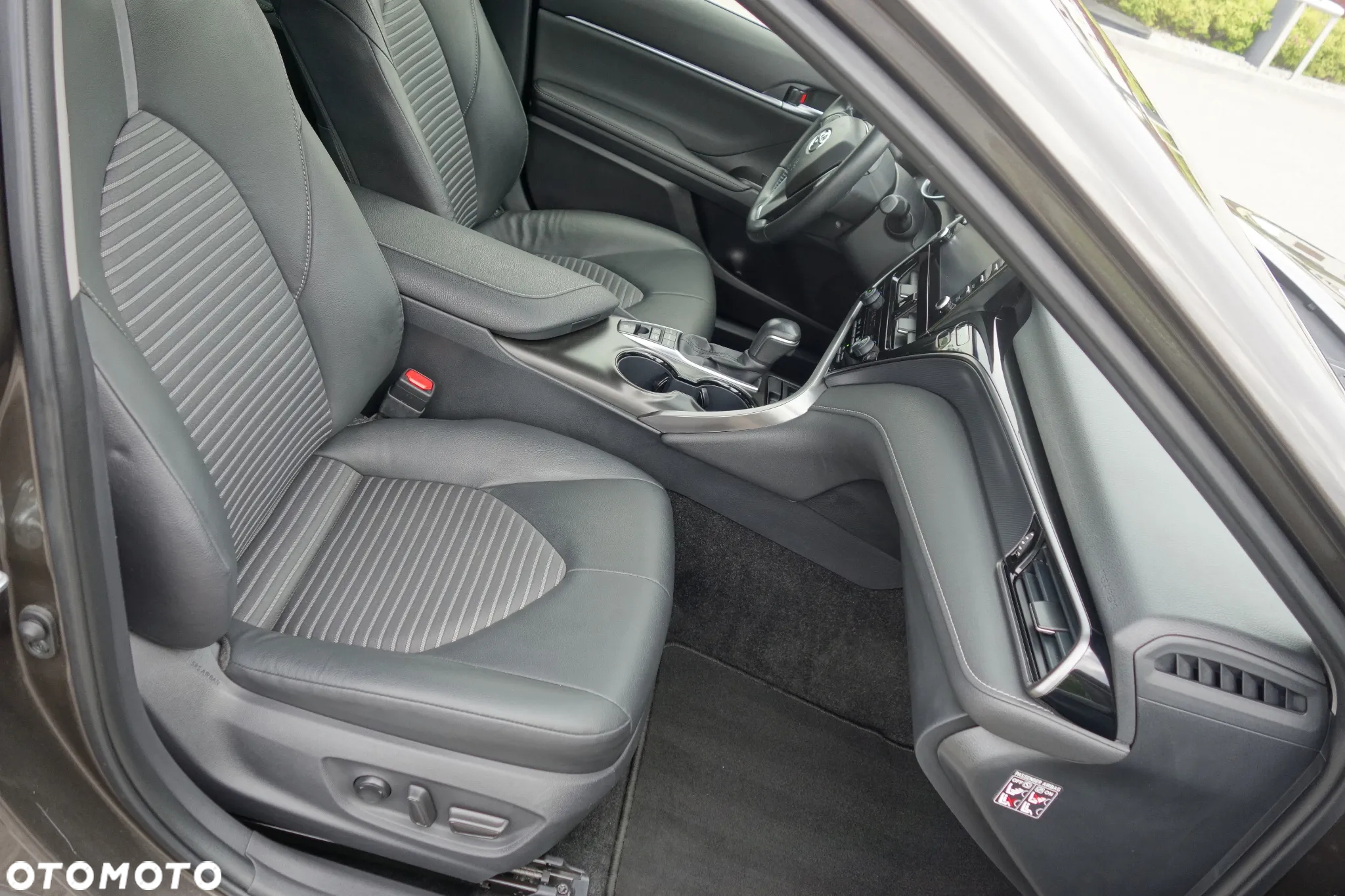 Toyota Camry 2.5 Hybrid Prestige CVT - 8