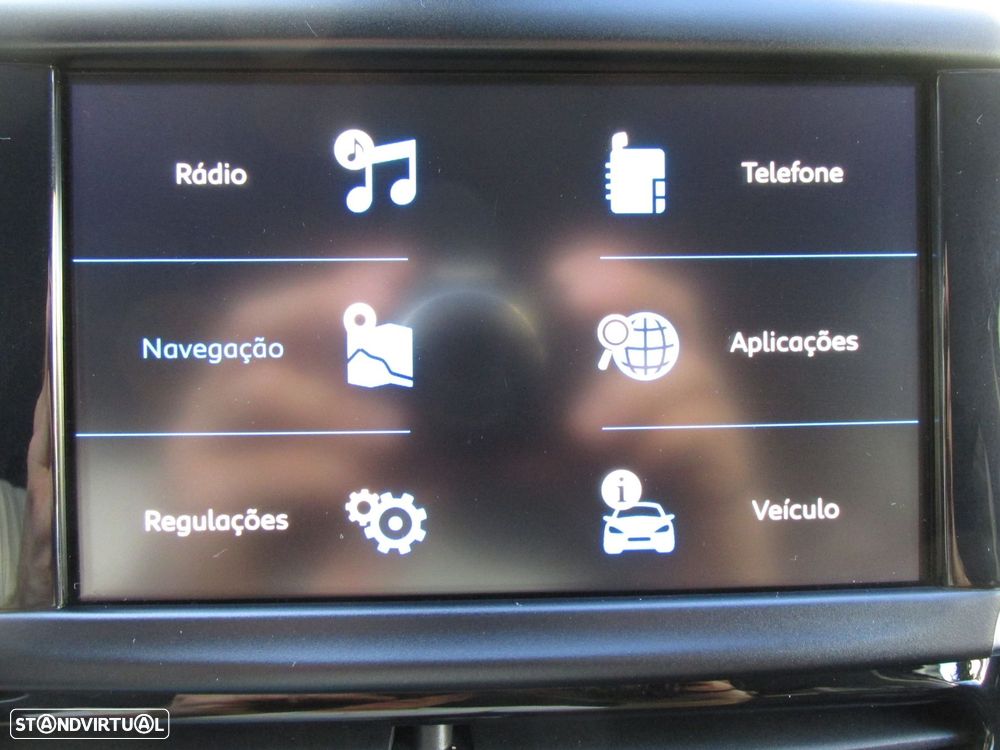 Peugeot 2008 1.2 PureTech Signature - 24