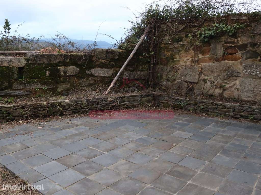 Duas moradias (1 moradia V1 + 1 moradia V2) em Alvarenga, Arouca - Grande imagem: 2/28