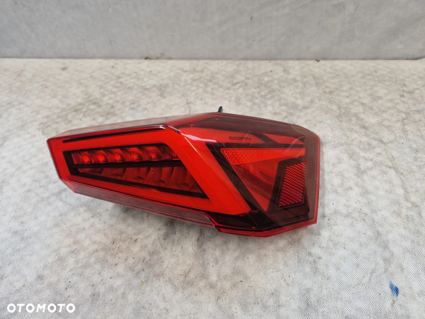 Cupra Born 10E Lampa Prawa Tył