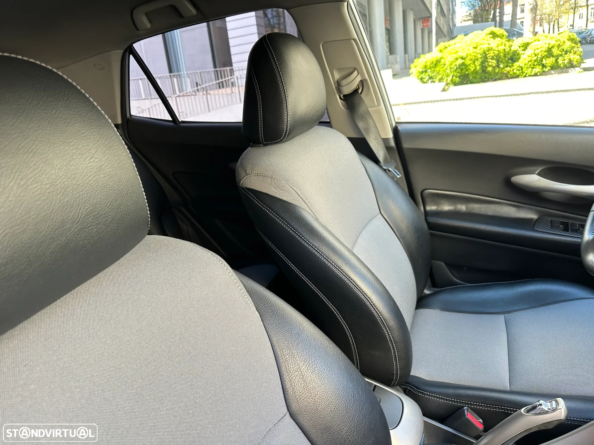 Toyota Auris 1.4 D-4D Gold Edition DPF - 23