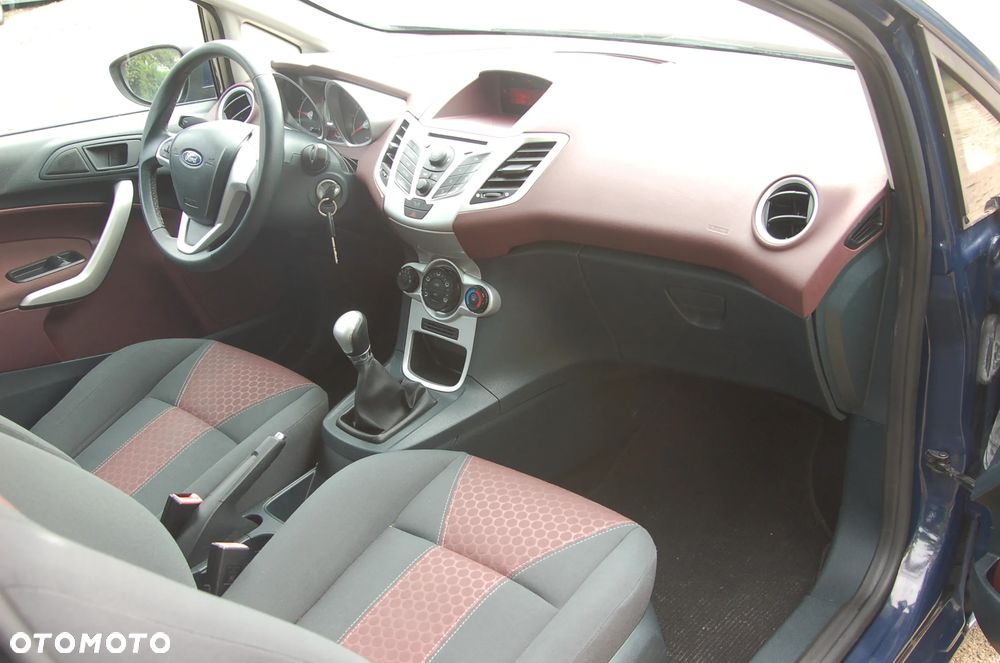 Ford Fiesta 1.25 Titanium - 25