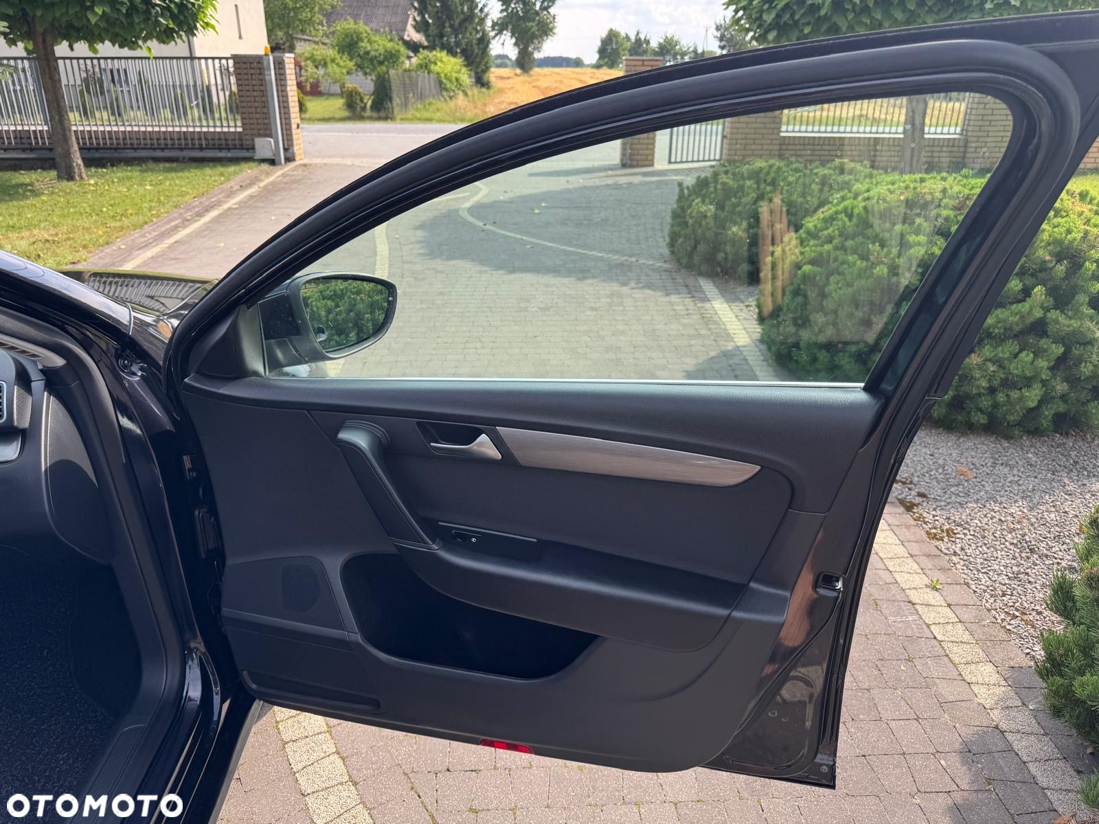 Volkswagen Passat 2.0 TDI Comfortline - 26